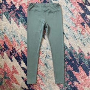 🍀 3/$30 Danskin Athletic Sage Green Leggings